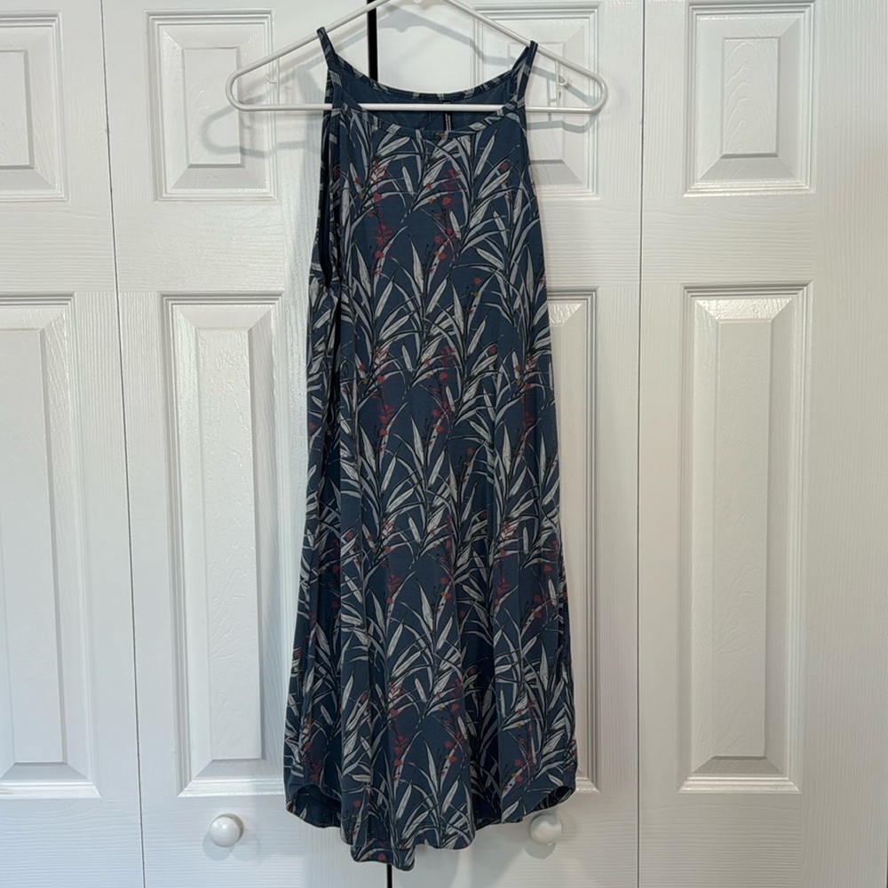 Kuhl Kandid blue foliage sundress with keyhole in back
